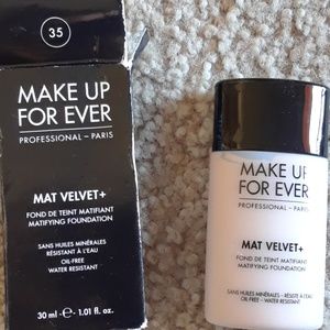 Makeup Forever mat velvet